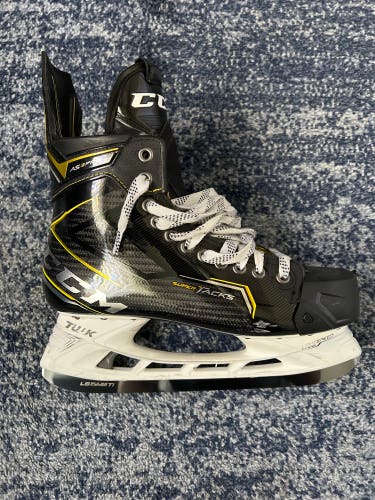 Senior CCM Regular Width   11 Super Tacks AS3 Pro Hockey Skates
