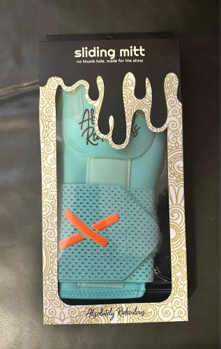ARIA Mint Dipped Ice Cream Sliding Mitt
