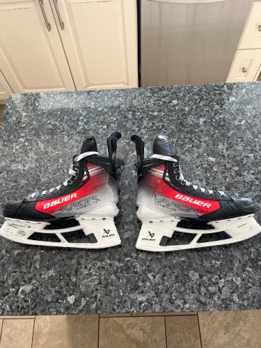 Senior Bauer Regular Width 7.5 Vapor Hyperlite 2 Hockey Skates