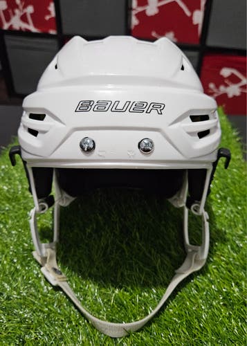 Used Medium Bauer Re-Akt 95 Helmet
