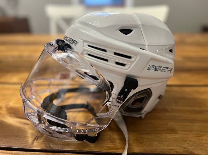 Used Small Bauer Re-Akt 200 Helmet