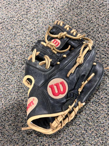 Used Wilson A1000 Right Hand Throw Baseball Glove 11.25"