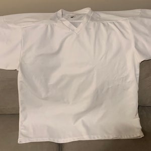 White Hockey Practice Jersey Men’s Large