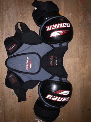 Youth Used Small Bauer Supreme 400 Shoulder Pads