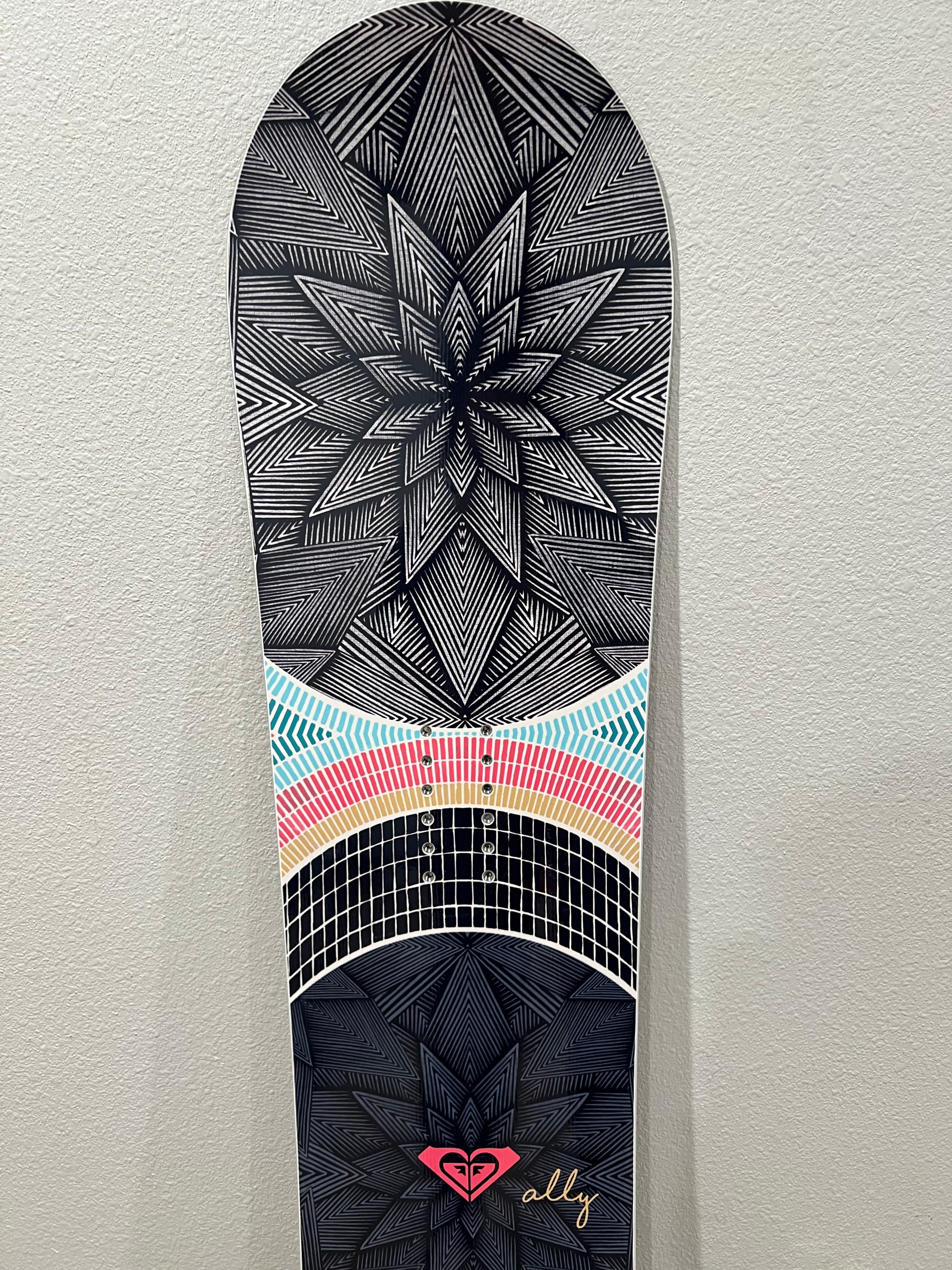 roxy ally banana snowboard 2019 Used 2019 Women's Roxy Ally Banana Snowboard 151cm All Mountain Without  Bindings Soft Flex True Twin | SidelineSwap