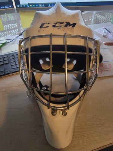 Senior Used CCM GFL 1.9 Goalie Mask - Medium