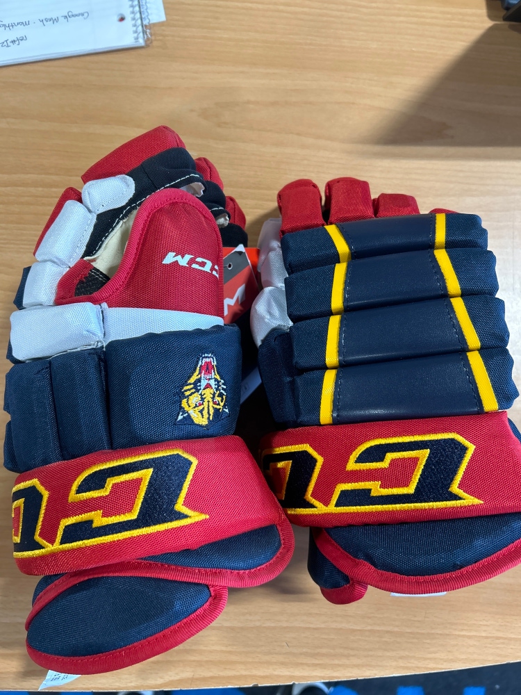 New CCM HG4PC Custom Gloves