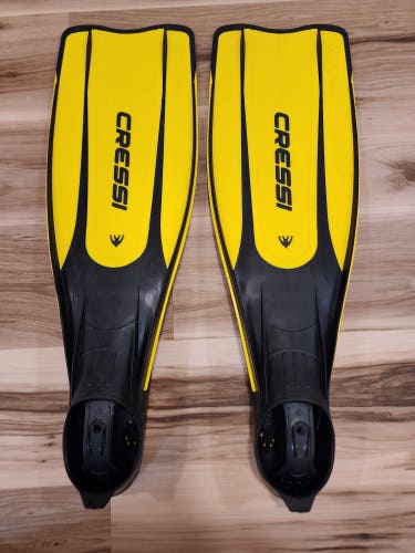 Used Cressi-sub Pro Star Full Foot Fins - Yellow, Size 10-11