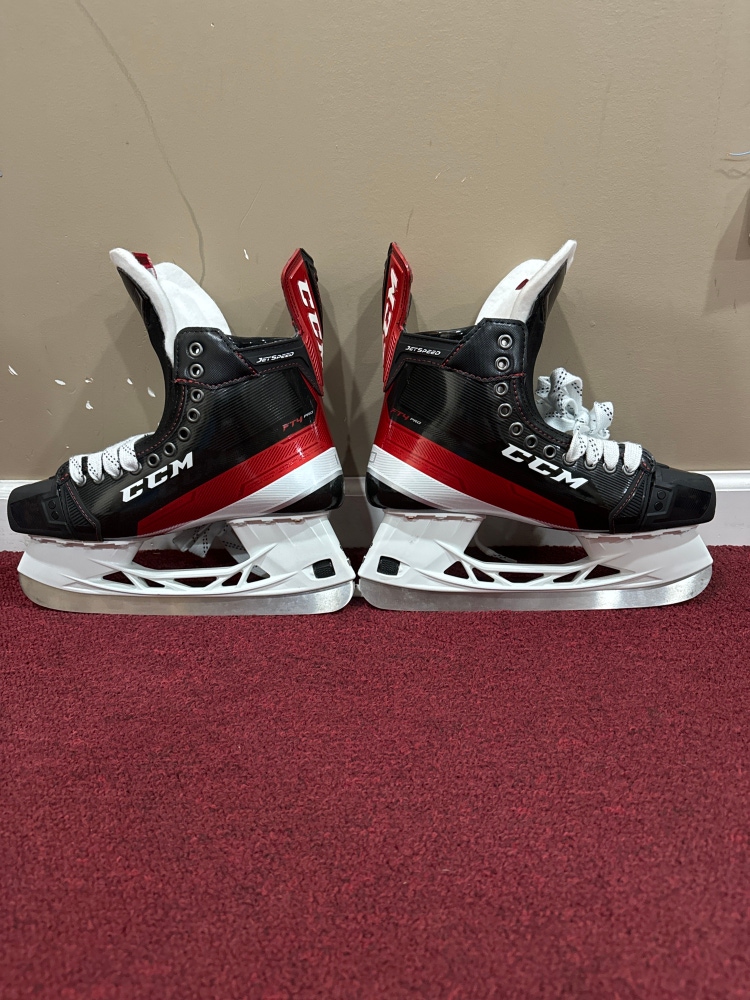 New CCM Pro Stock 9.5 JetSpeed FT4 Pro Hockey Skates Item#MINNS10