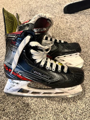 Used Bauer Regular Width 8.5 Vapor X2.9 Hockey Skates