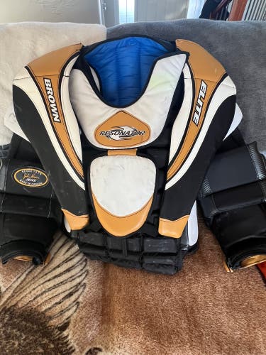 Brown Elite 2400CA Goalie Chest Protector