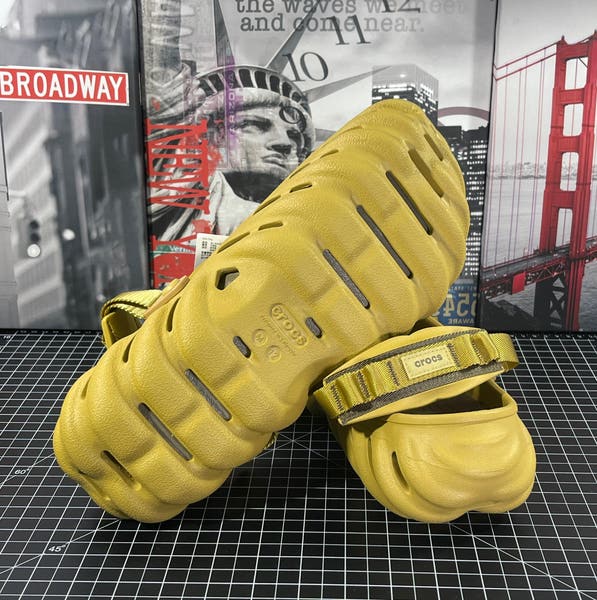 CROCS Echo Clog Desert Grass New Color Mens Size 11 US NEW  display picture 1