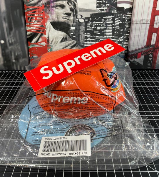 NEW 7 5/8 Fitted SUPREME Championship Box Logo New Era Orange