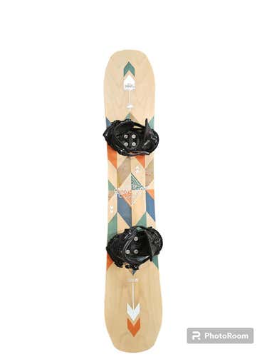 Used Arbor Arbor Swoon 147 Cm Women's Snowboard Combo