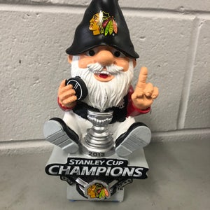 Chicago Black Hawks 2013 Champs statue