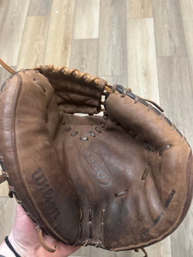 2011 Right Hand Throw 34" A950 Baseball Glove