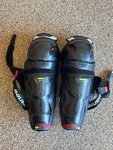 Used Bauer 15"  Vapor Hyperlite Shin Pads