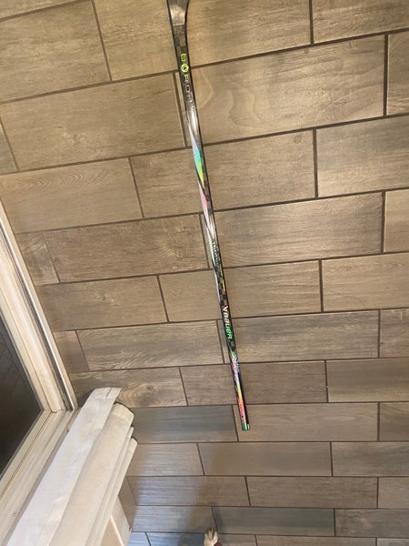 Intermediate Right Handed P28 Proto-R Hockey Stick