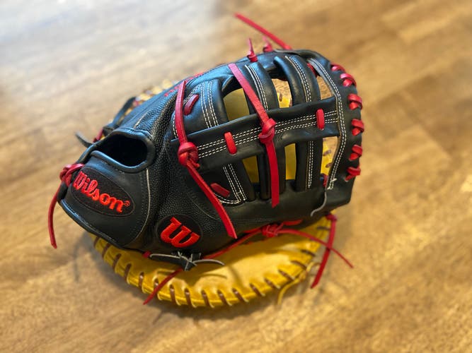 Restored Wilson Right Hand Throw 1st Base A2000 2820 Baseball Glove 12.25”