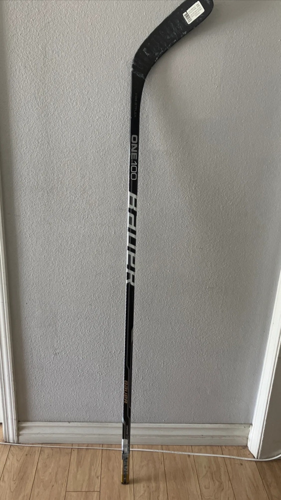 Senior Right Handed P88  Supreme One100 Hockey Stick