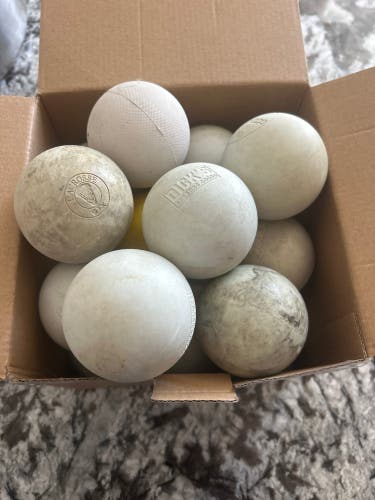 29 Lacrosse Balls