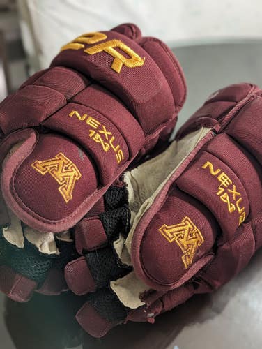 University Of Minnesota Golden Gophers Used Bauer 14" Pro Stock Nexus 1N Gloves