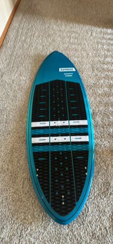 Slingshot Yamaha wake surfboard