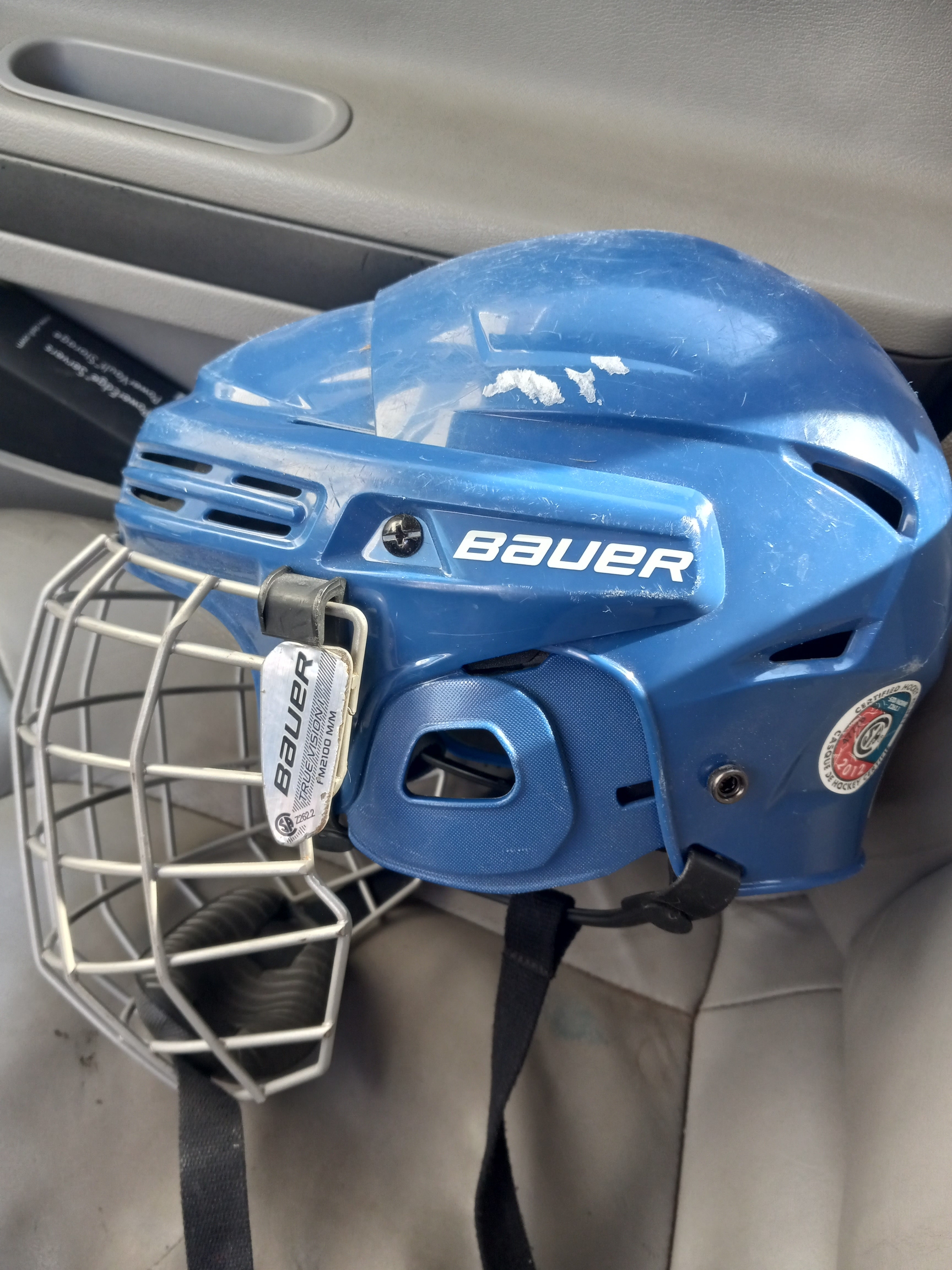 Used Medium Bauer 2100 Helmet