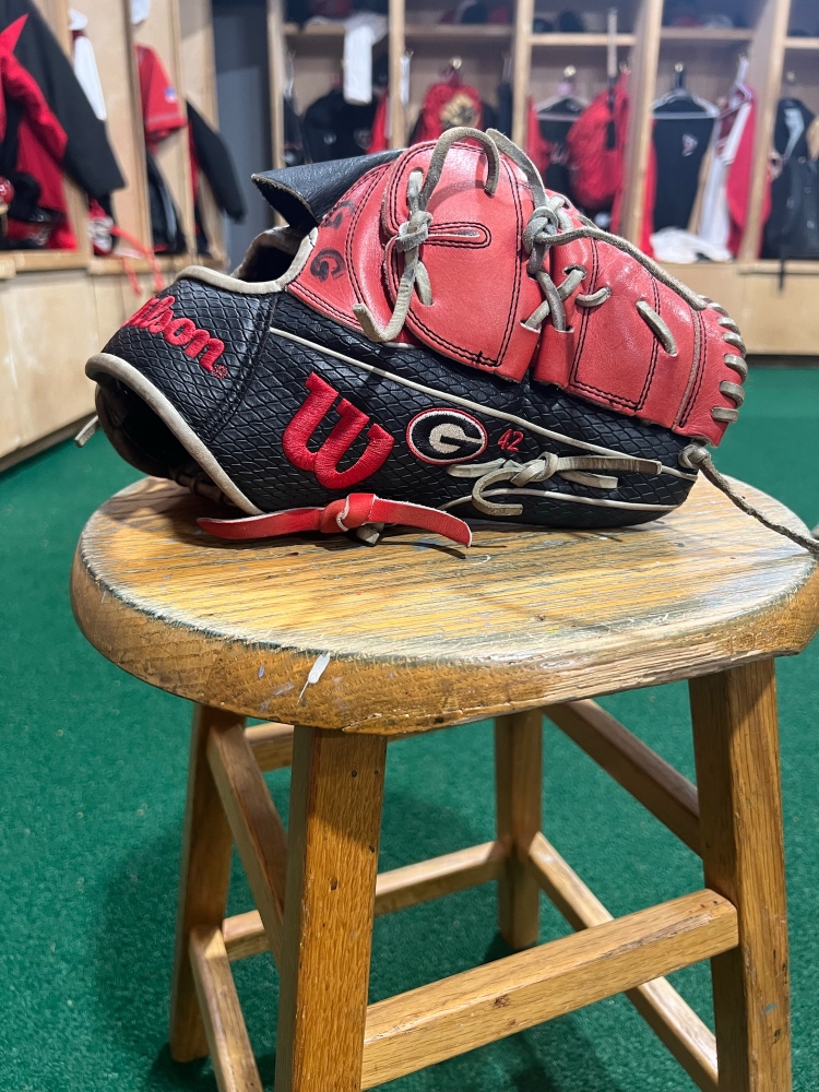 University of Georgia college issue baseball glove