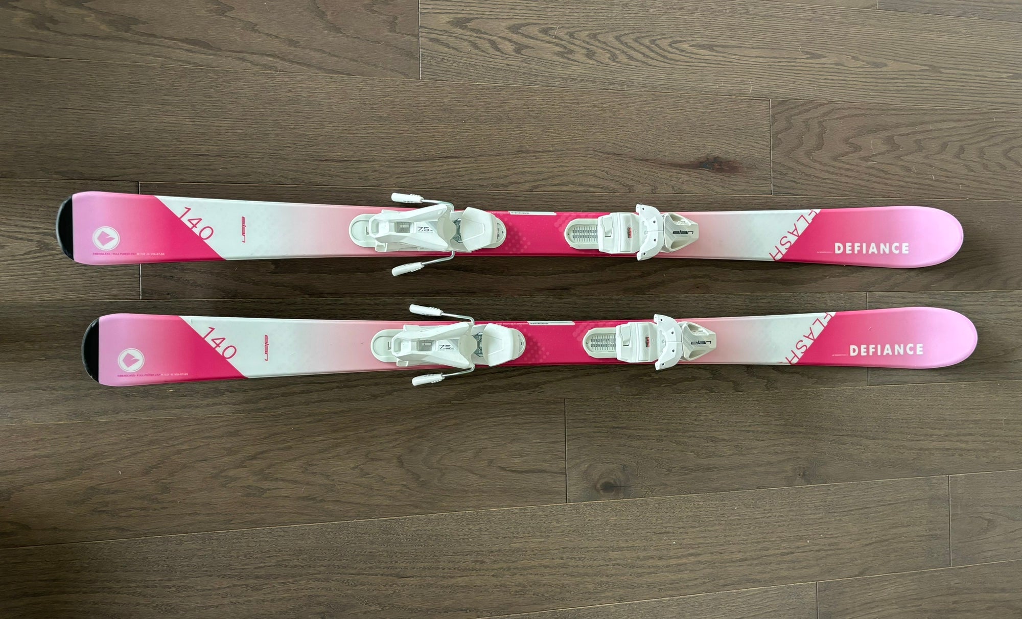 Defiance Flash JRS 4.5 Red Kids Skis 2024 - Complete System Skis