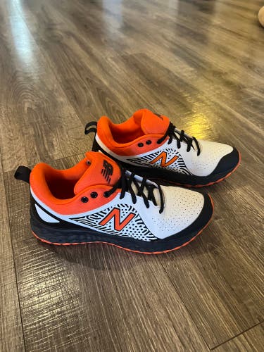 Women’s New Balance Turf Shoe