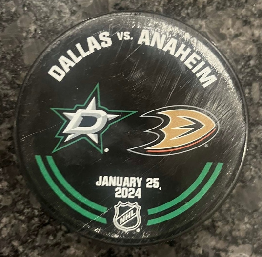 NHL Authenticated Warm Up Hockey Puck Dallas Stars vs Anaheim Ducks