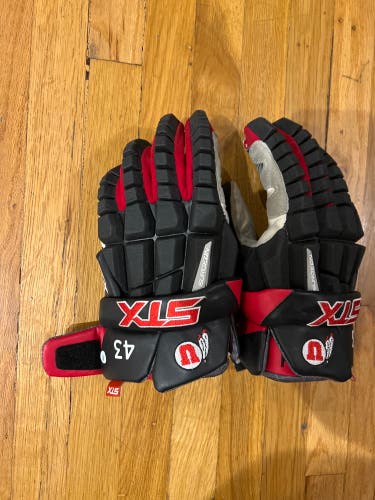 Utah Lacrosse team issued stx surgeon glove