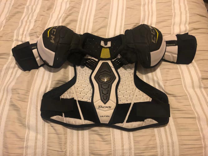 Senior Used Large CCM Ultra Tacks Shoulder Pads