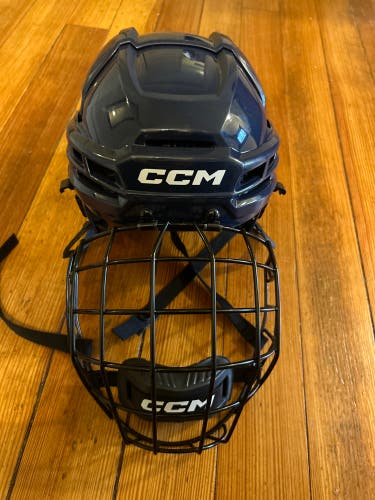 New Medium CCM tacks 720 Helmet