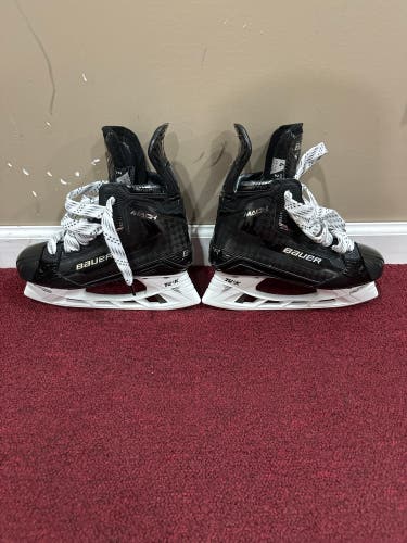 Bauer Size 4 Supreme Mach Hockey Skates Item#DA4