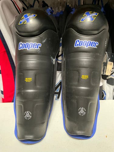 Tampa Bay Lightning - Team Issued - COOPER SG900 Shin Guards - Never Used