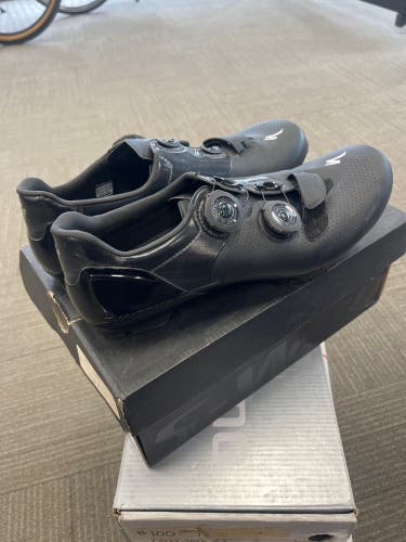Black Men's Size 6.5 (Women's 7.5) Specialized Cycling Shoes