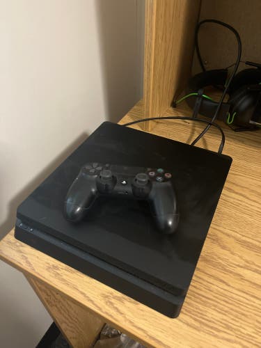 PlayStation 4 +controller