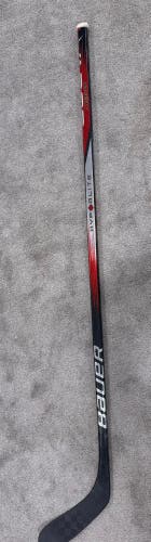 Senior Right Handed P28 Vapor Hyperlite 2 Hockey Stick