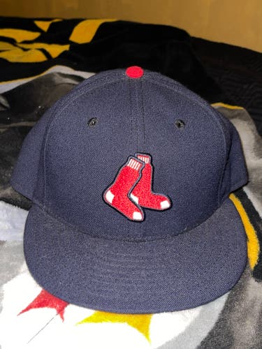 New Era MLB Boston Red Sox Fitted Hat Mens Size 7 1/8 Used Pre Owned Alternate