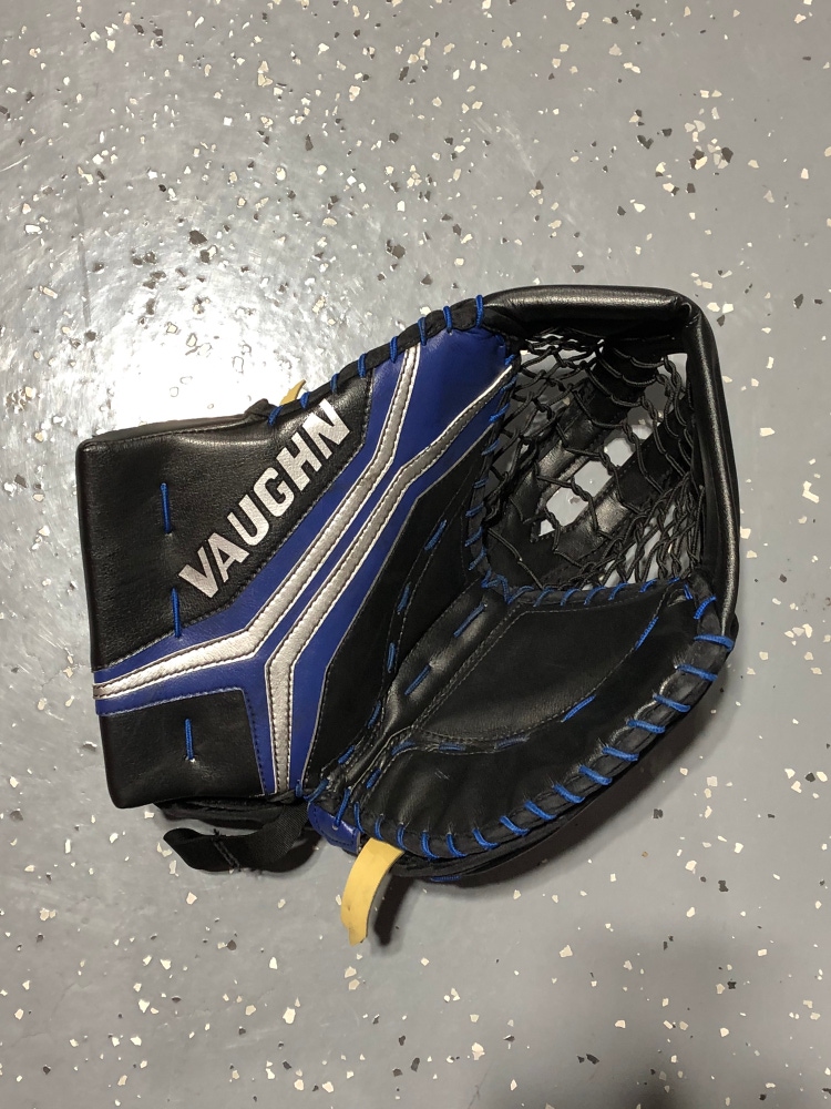 Vaughn V10 Pro Carbon Goalie Glove