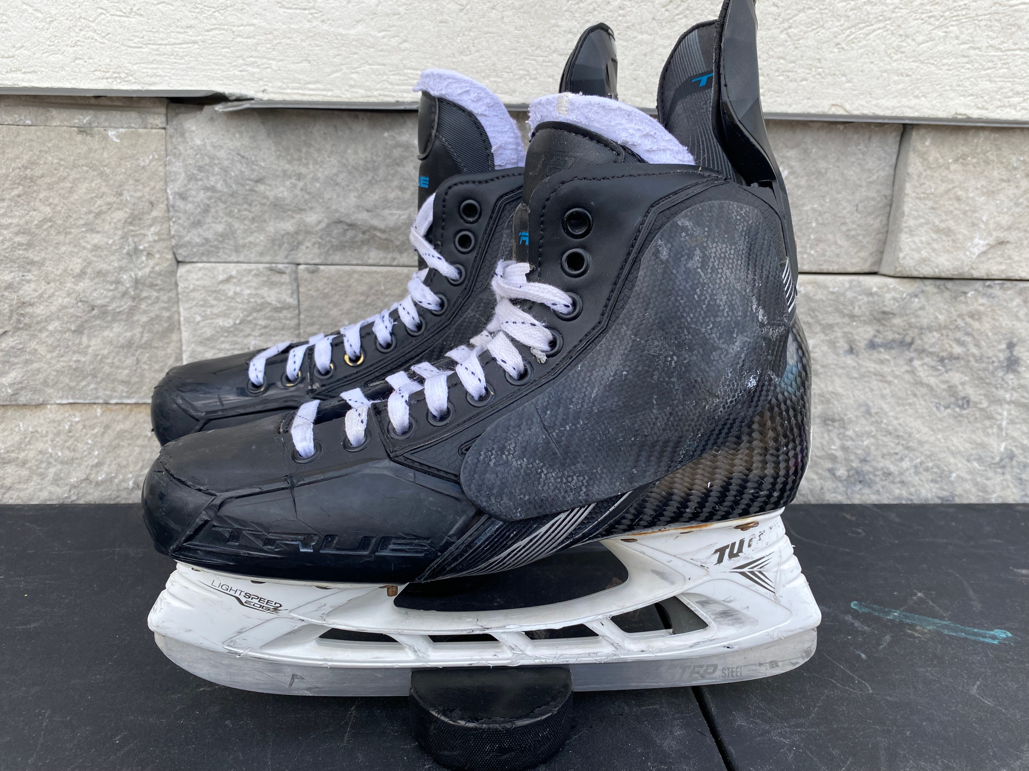 TRUE Custom PRO Mens Pro Stock Size 9 Hockey Skates MIC 4118