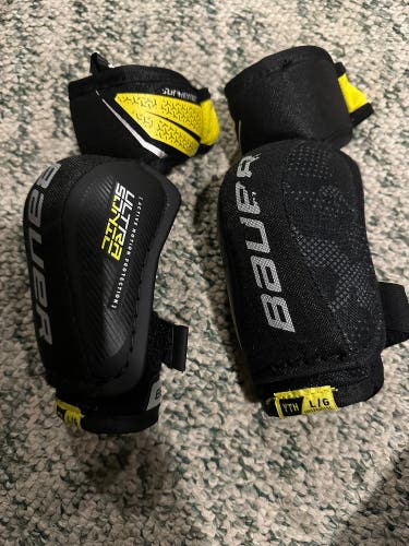 Used Large Bauer Youth Supreme Ultrasonic Elbow Pads