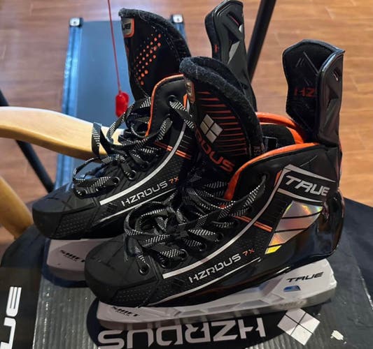 Senior True Wide Width 7.5 HZRDUS 7X Hockey Skates