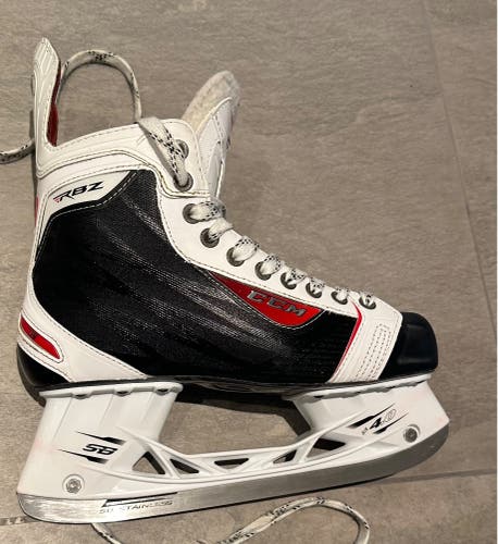 Senior CCM Regular Width 7.5 RBZ Hockey Skates