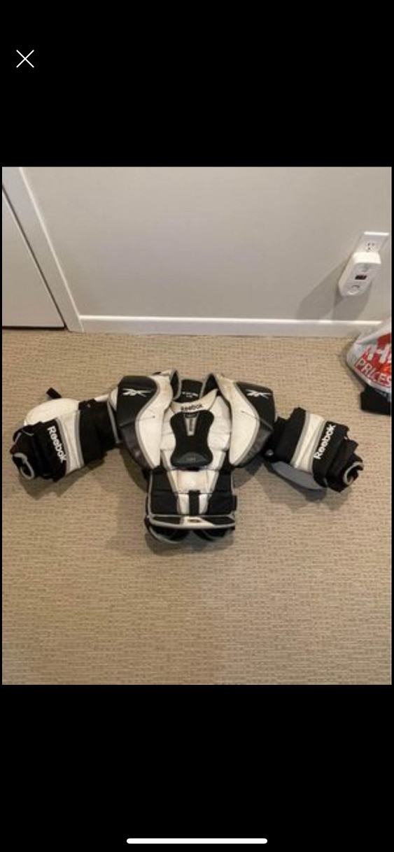 Used Large Reebok 11K INT PRO Goalie Chest Protector