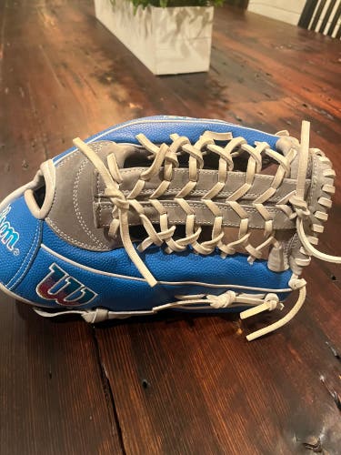 New Outfield 12.25" A2000 Baseball Glove