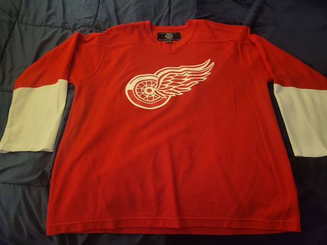 Red Used XXL Men's Jersey