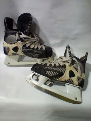 Used Ccm Junior 03.5 Ice Hockey Skates